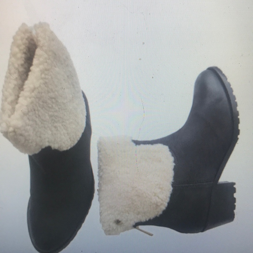 “ZADIG & VOLTAIRE” TEDDY Leather Ankle Boots.